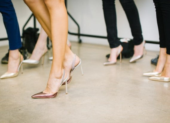 Cómo aliviar el dolor de pies tras usar tacones